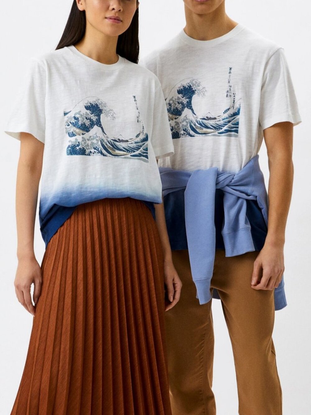 UNIQLO - Hokusai Fujiyama UT Men's Off - White Graphic Tee Medium